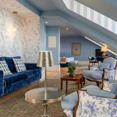 Отель Lx Boutique 4*